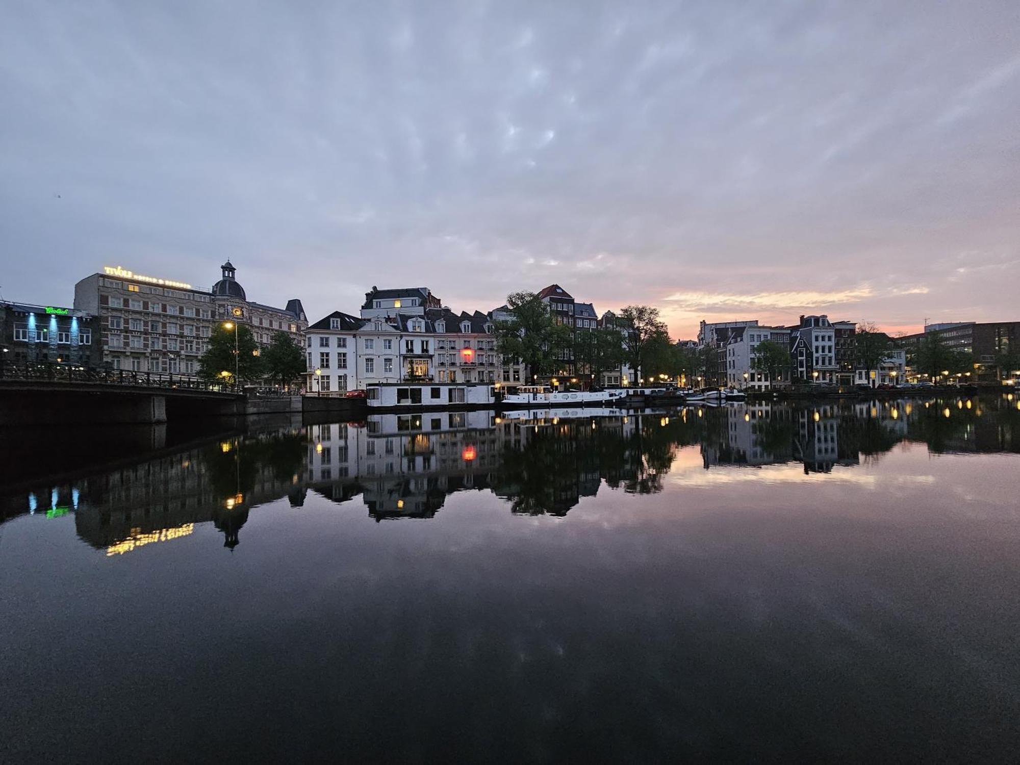 Rembrandt Square Boat Hotel Amsterdam Bagian luar foto
